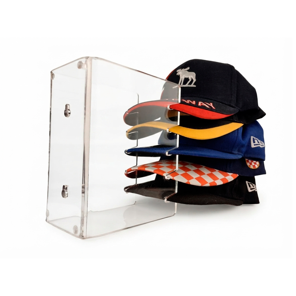 Porta gorras de acrílico con gorras organizadas